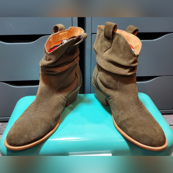 DINGO Jackpot ☆ Women's Casual Boot ☆ OLIVE Leather ☆ Size 8 Womens ☆ EUC - Picture 6 of 13